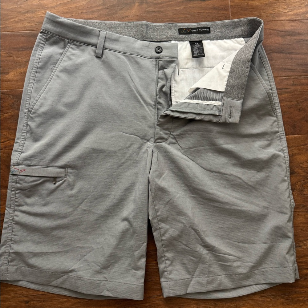 Men’s Greg Norman Golf Shorts 
38
